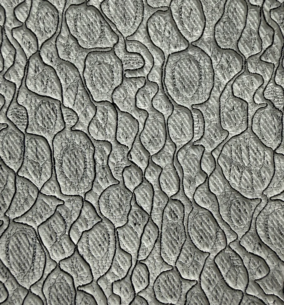 KS-39810: An open, looping surface with a fine network of contrasting lines. A close study in structure and depth.