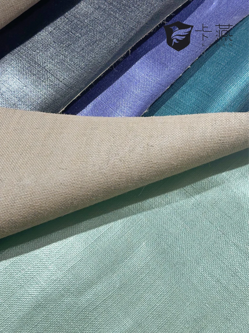 KS-97430: A fine woven surface with subtle tonal variation. A quieter expression of material character.